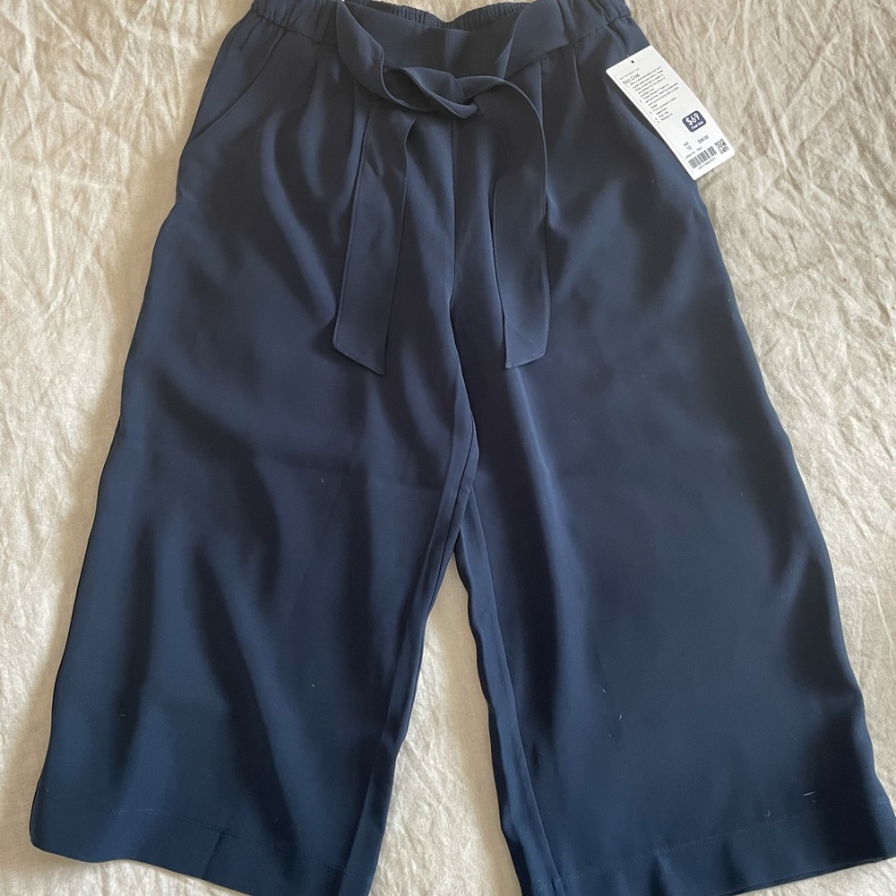 Lululemon NOIR CROP NWT
